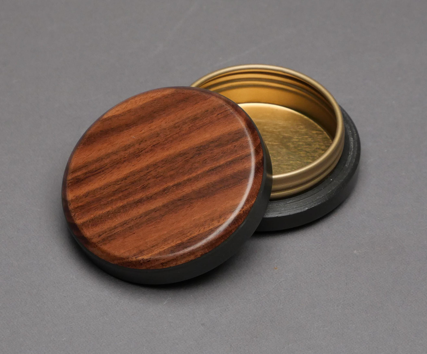 Medium Screw Top Pill Box, 1 ounce capacity, Very Secure