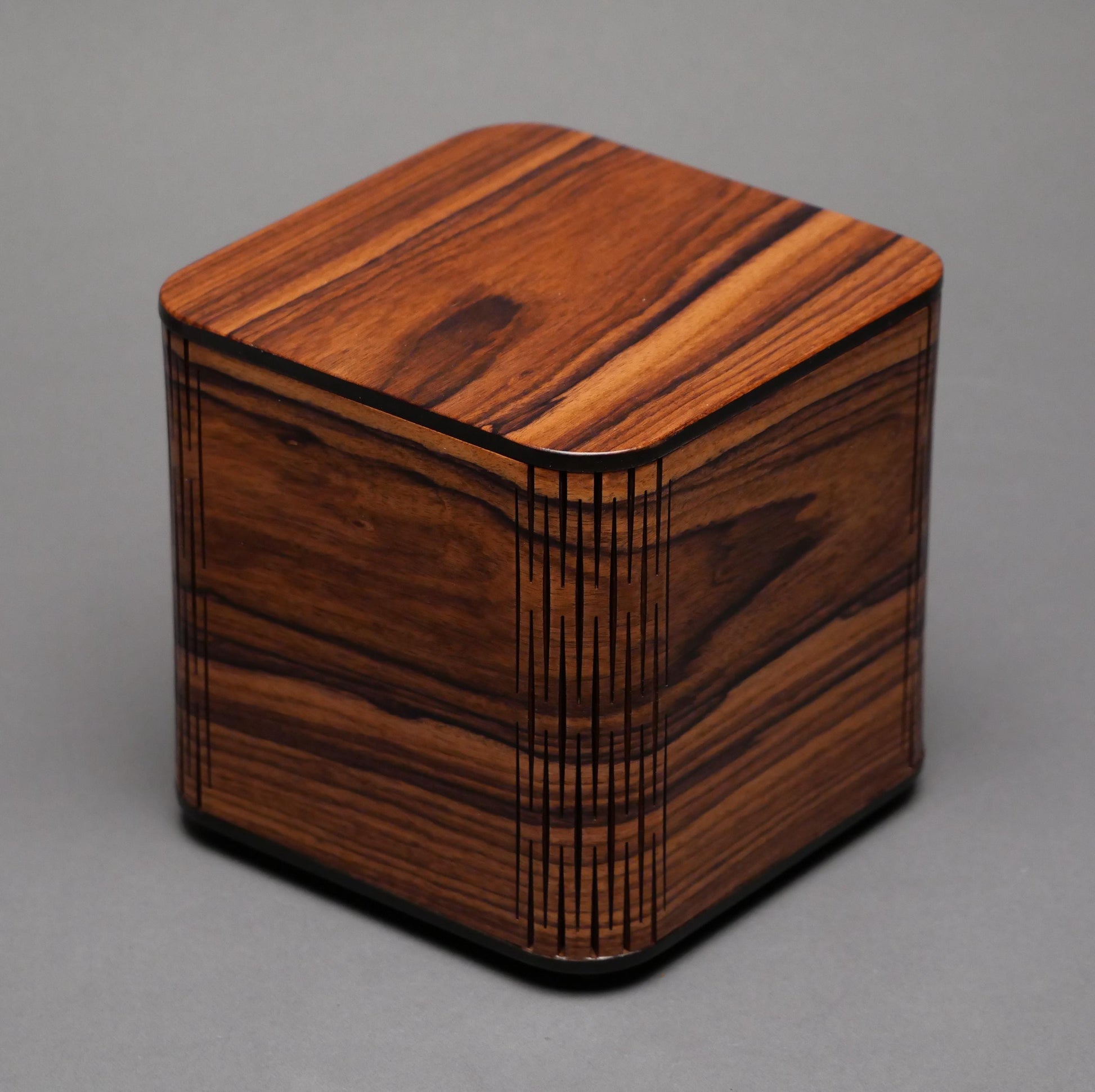 Cocobolo urn, low cost