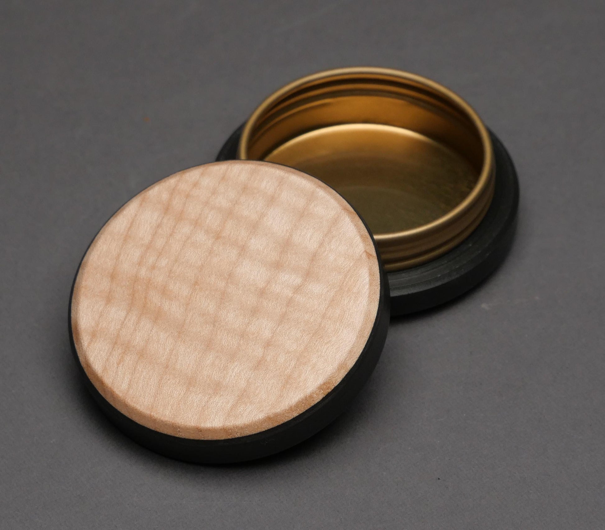 Medium Screw Top Pill Box, 1 ounce capacity, Very Secure