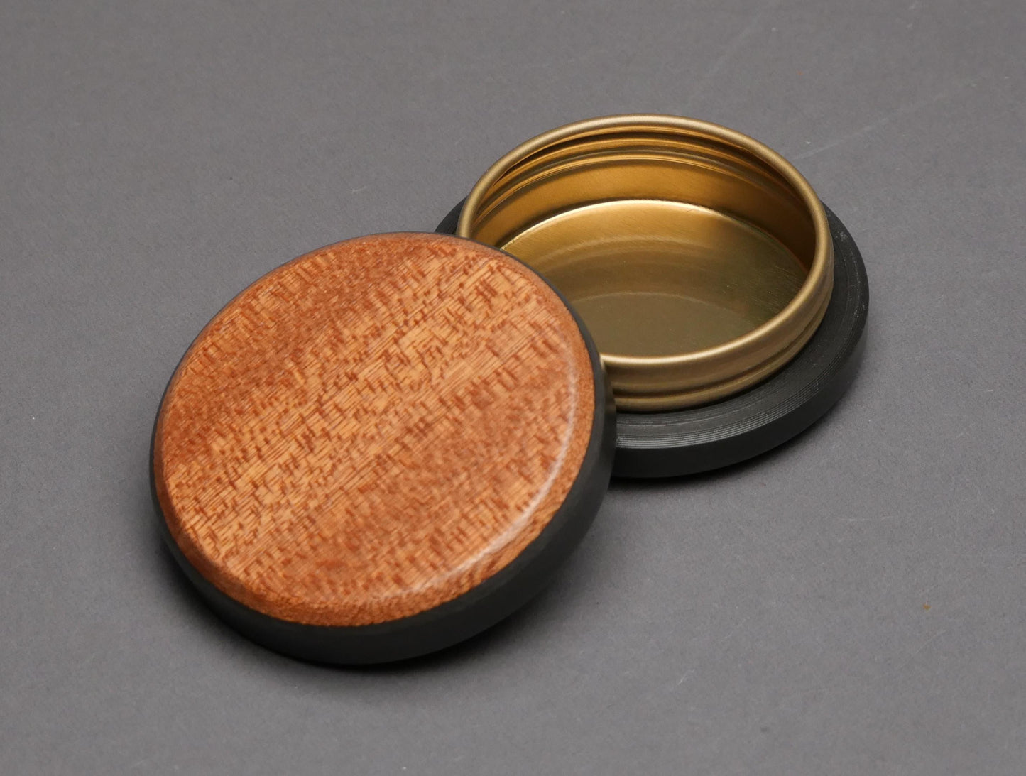 Medium Screw Top Pill Box, 1 ounce capacity, Very Secure