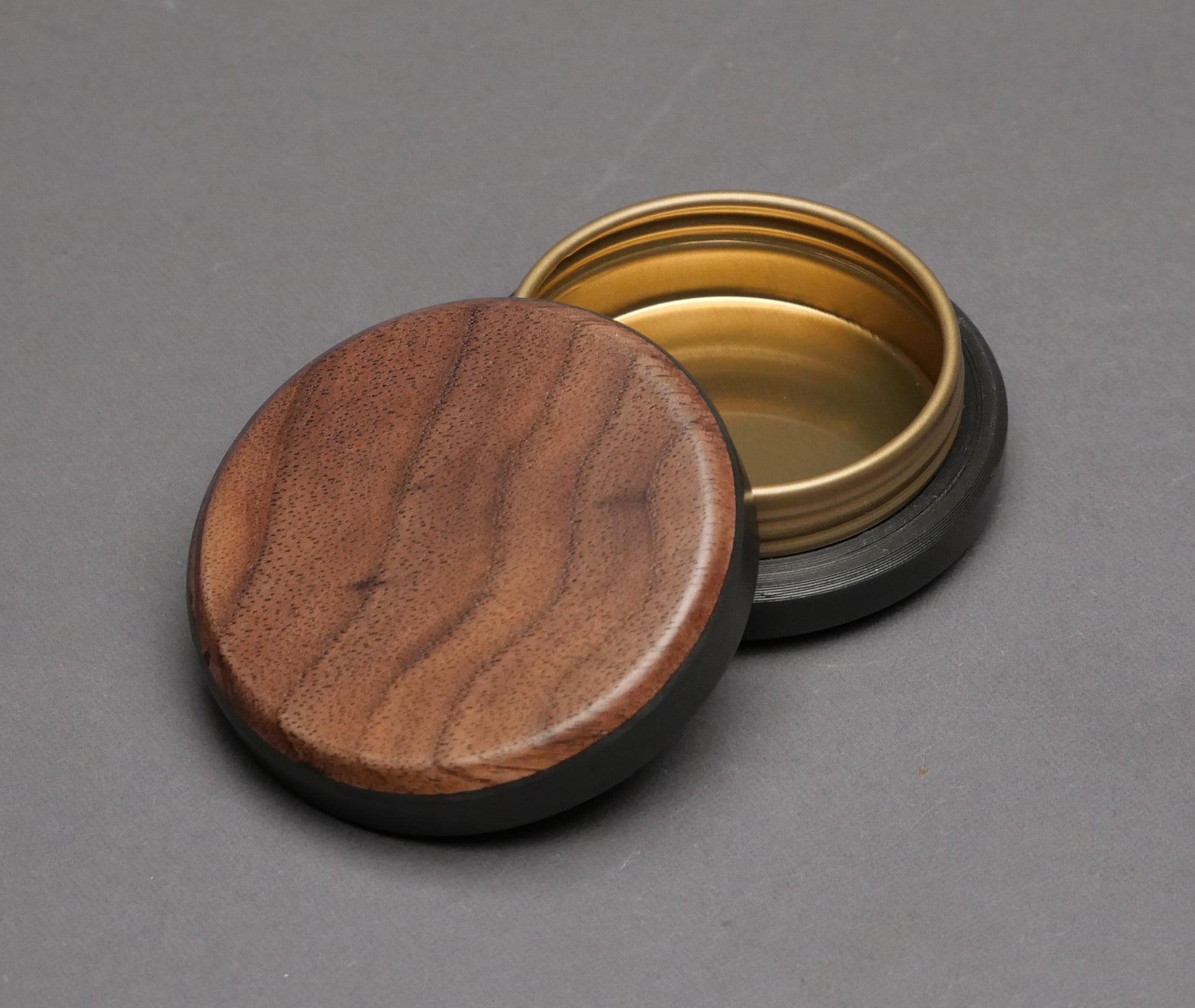Medium Screw Top Pill Box, 1 ounce capacity, Very Secure